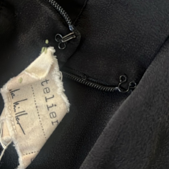 size 0 longer than usual in good condition, but the size tag is hanging. - Picture 4 of 4